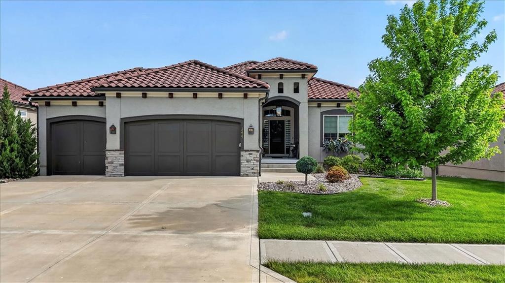 Photo of 1217 SW Pebble Lane Lee's Summit MO 64082