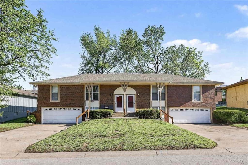 Photo of 1601-1603 SW Sunset Street Blue Springs MO 64015