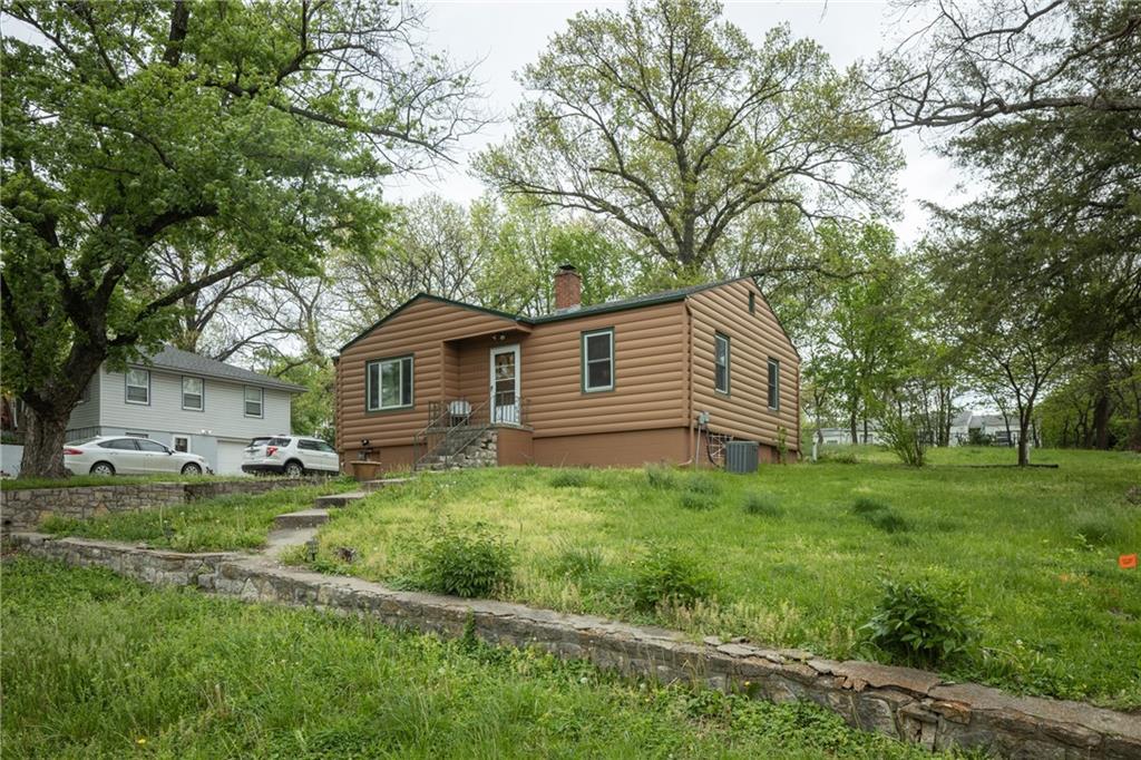 Photo of 111 WALLER Avenue Excelsior Springs MO 64024