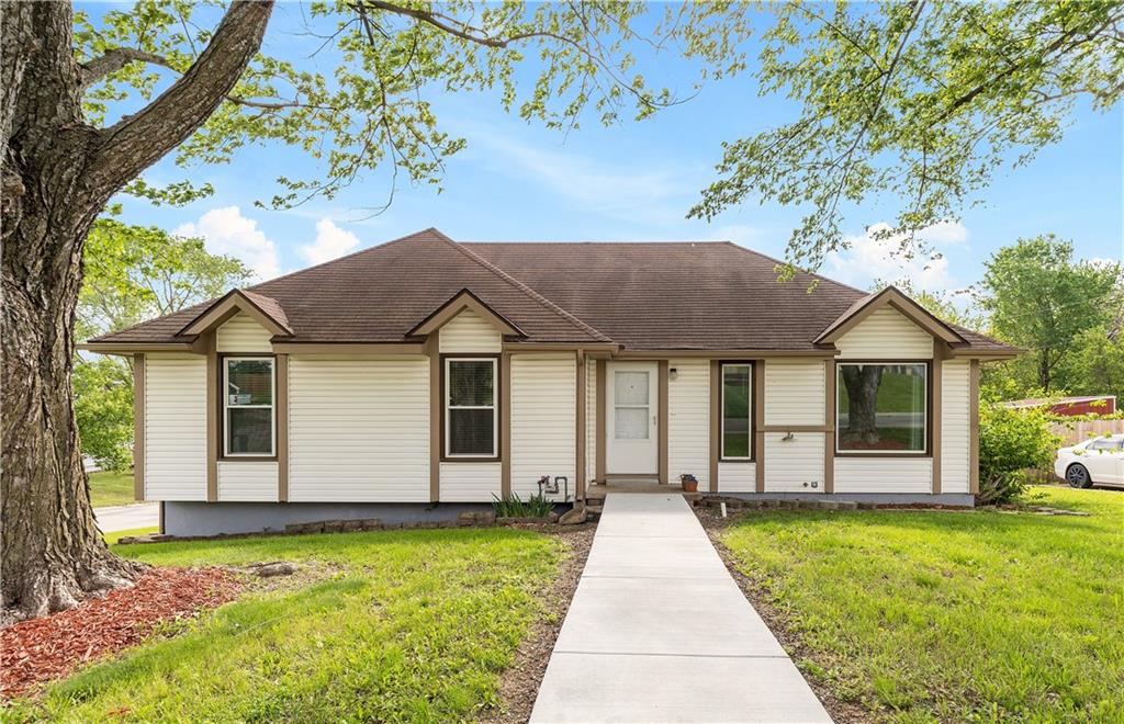 Photo of 900 Summit Road Knob Noster MO 65336