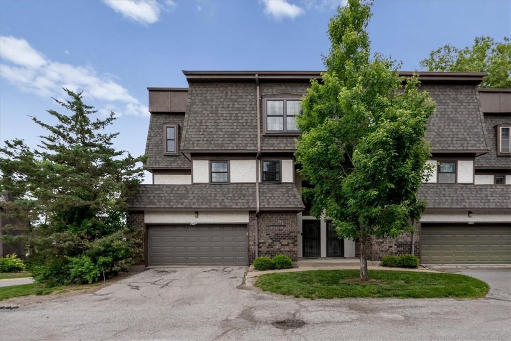 Photo of 10249 Cedarbrooke Lane Kansas City MO 64131
