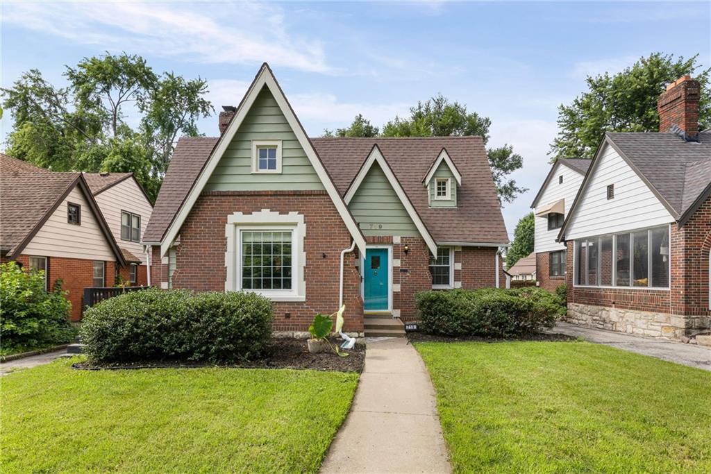 Photo of 719 E Gregory Boulevard Kansas City MO 64131