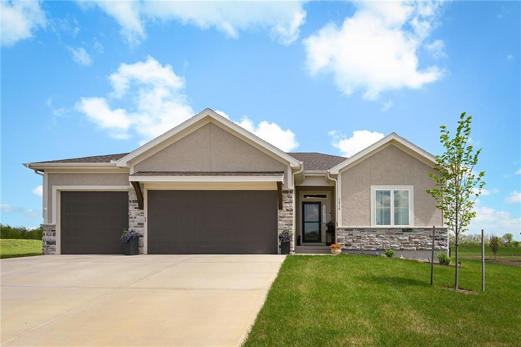 Photo of 1814 Woodward Circle Raymore MO 64083