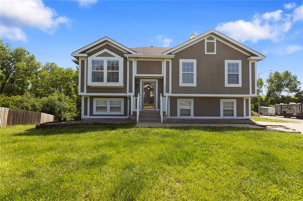 Photo of 10527 N Ditman Avenue Kansas City MO 64157