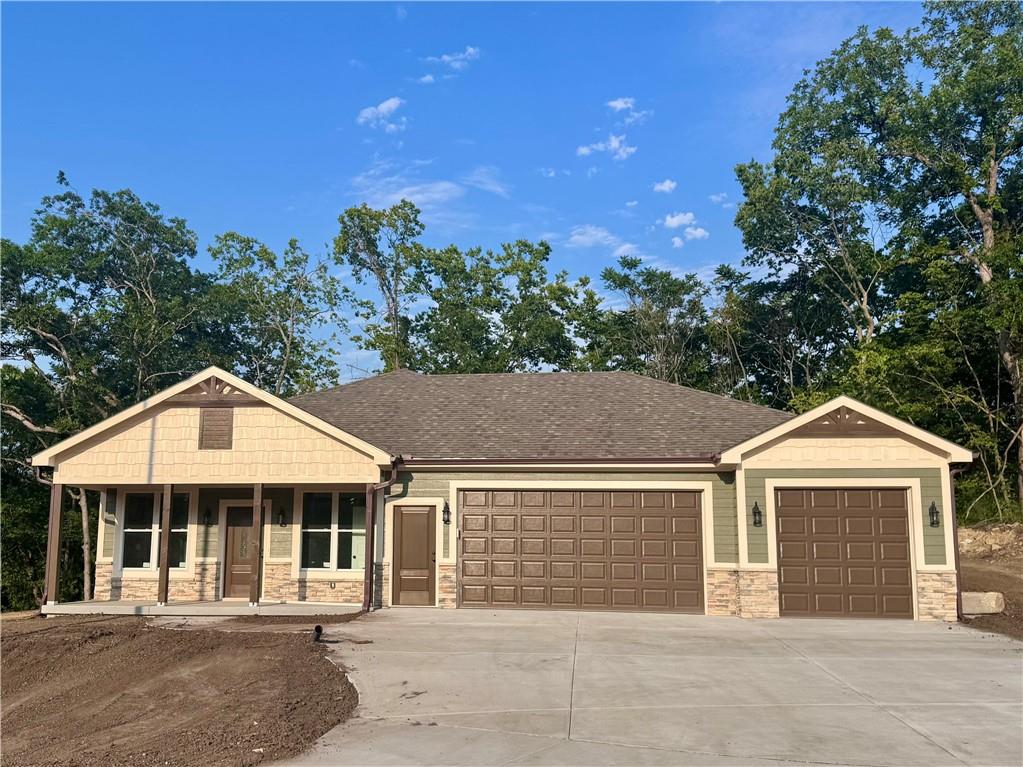 Photo of 8479 Eagle Creek Drive De Soto KS 66018
