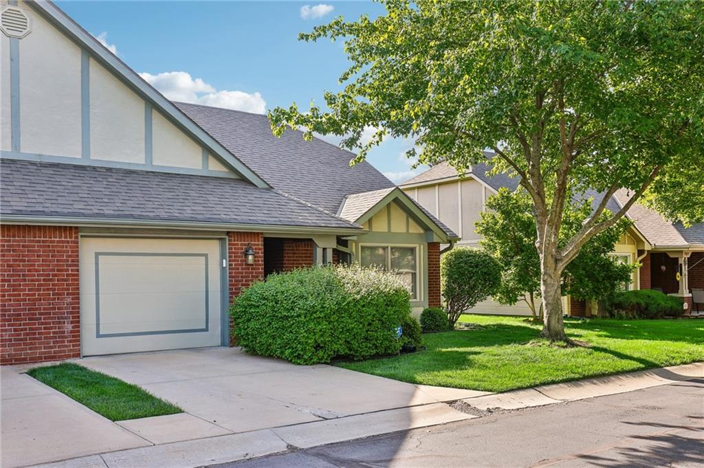 Photo of 731 N Somerset Terrace Olathe KS 66062