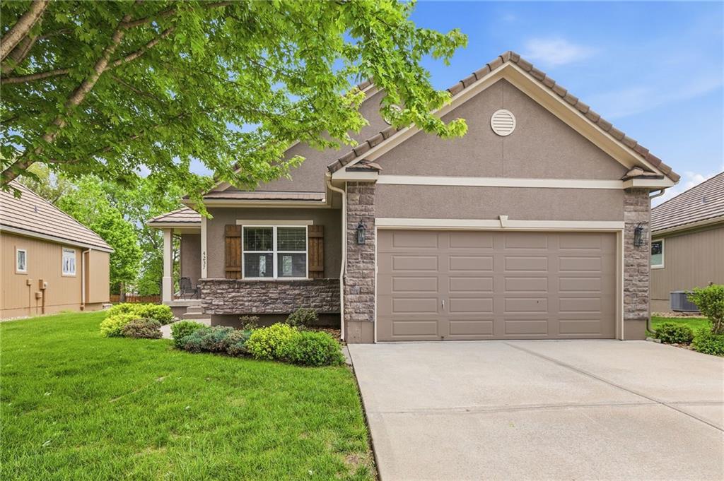 Photo of 4237 Park Springs Drive Lee's Summit MO 64064