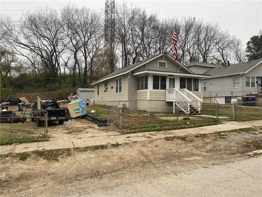 Photo of 436 Tullis Avenue Kansas City MO 64125