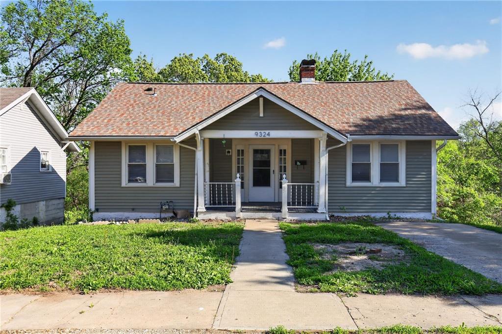 Photo of 9324 E 15th Street Independence MO 64052