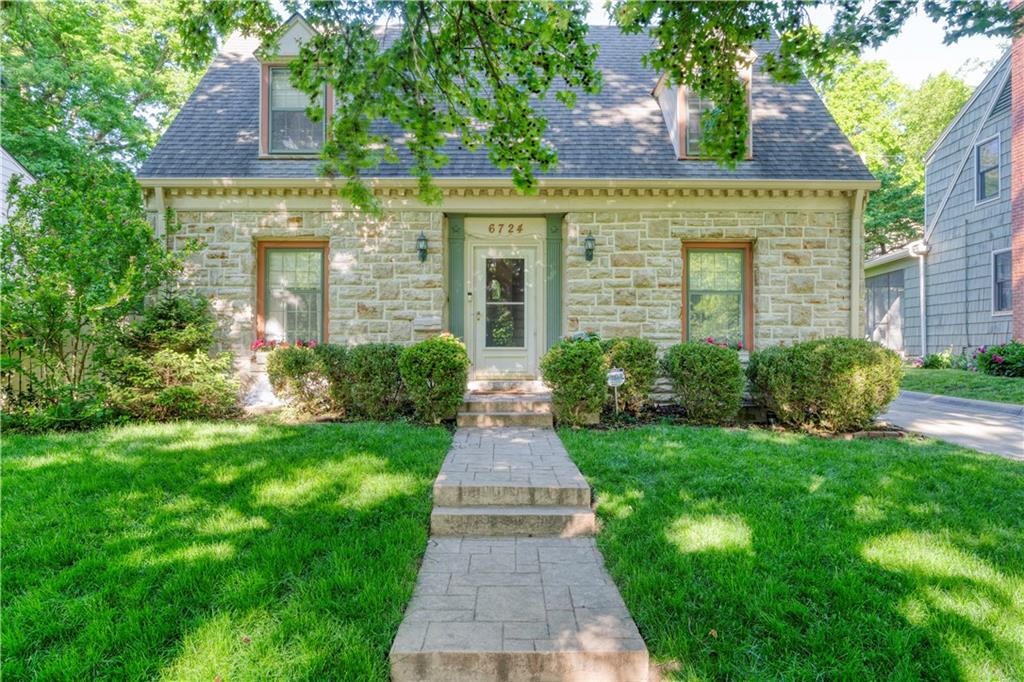 Photo of 6724 Cherry Street Kansas City MO 64131