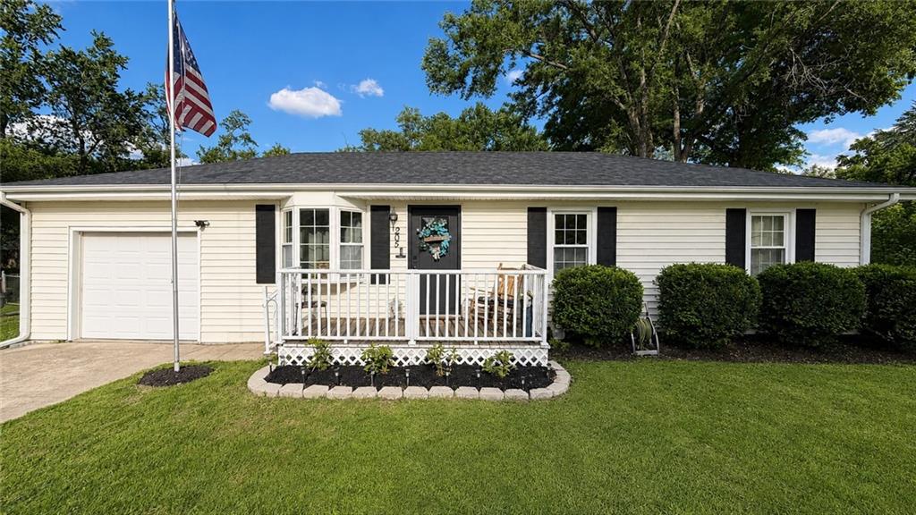 Photo of 205 Hostetter Street Buckner MO 64016