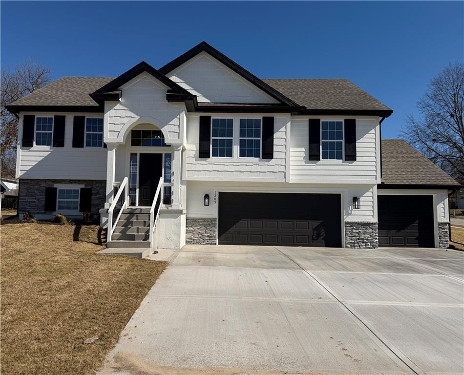 Photo of 1206 Noah Lane Kearney MO 64060