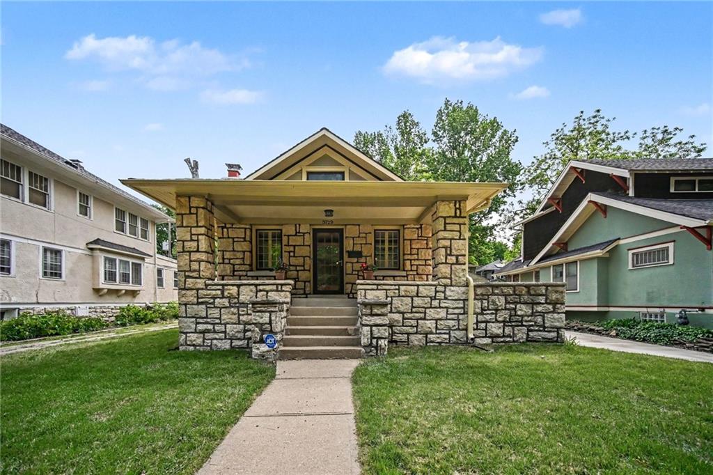 Photo of 5729 Charlotte Street Kansas City MO 64110