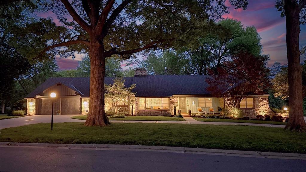 Photo of 9703 Overbrook Road Leawood KS 66206