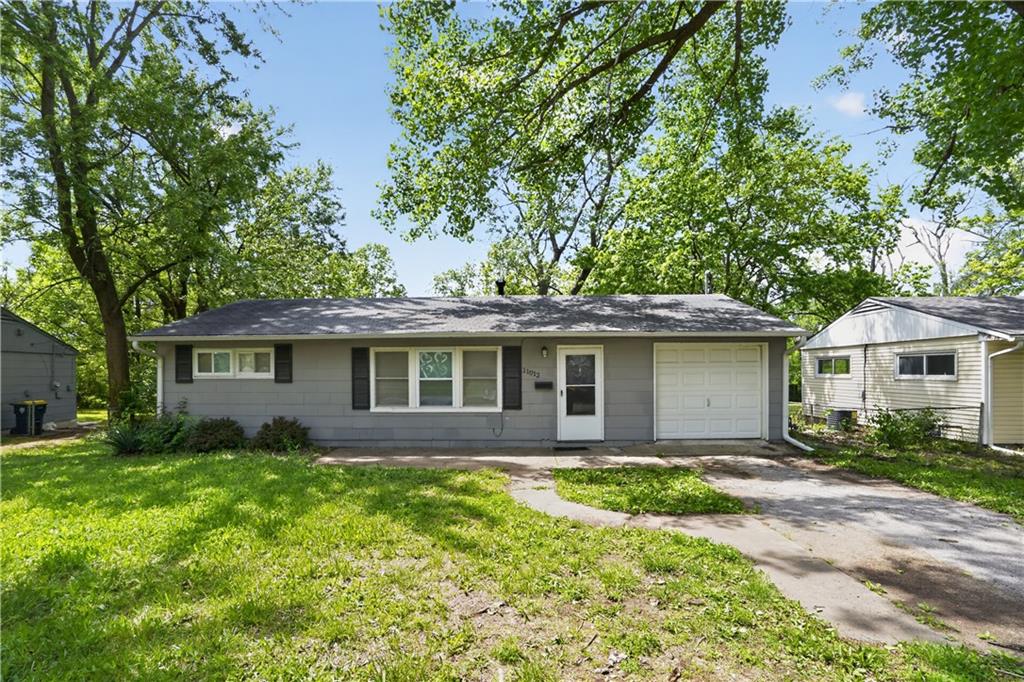 Photo of 11012 Cambridge Avenue Kansas City MO 64134
