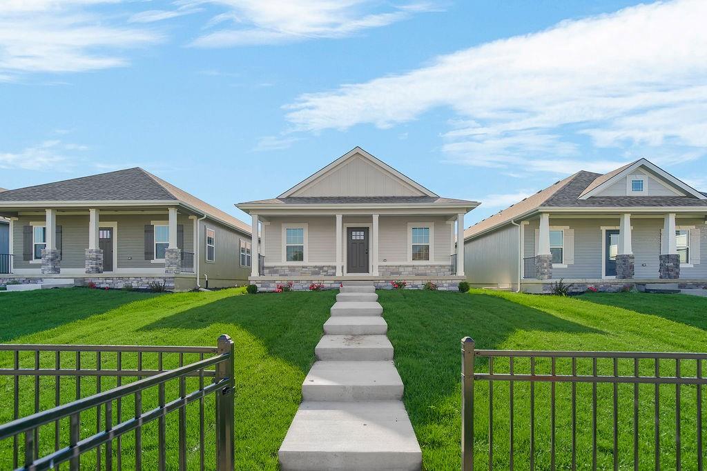 Photo of 1600 Cottonwood Creek Avenue #7 Kearney MO 64060