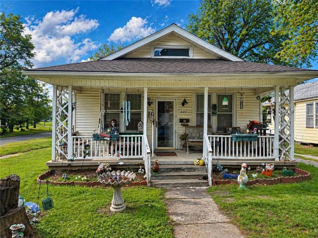 Photo of 421 Lynn Street Columbus KS 66725