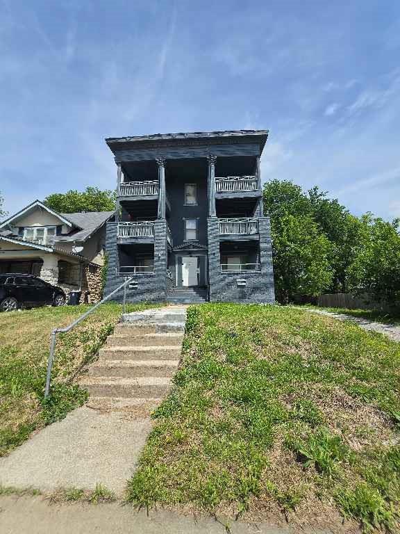 Photo of 3300 E Linwood Boulevard Kansas City MO 64128