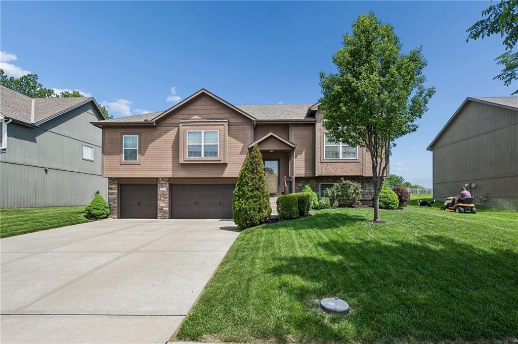 Photo of 8905 N Agnes Avenue Kansas City MO 64156