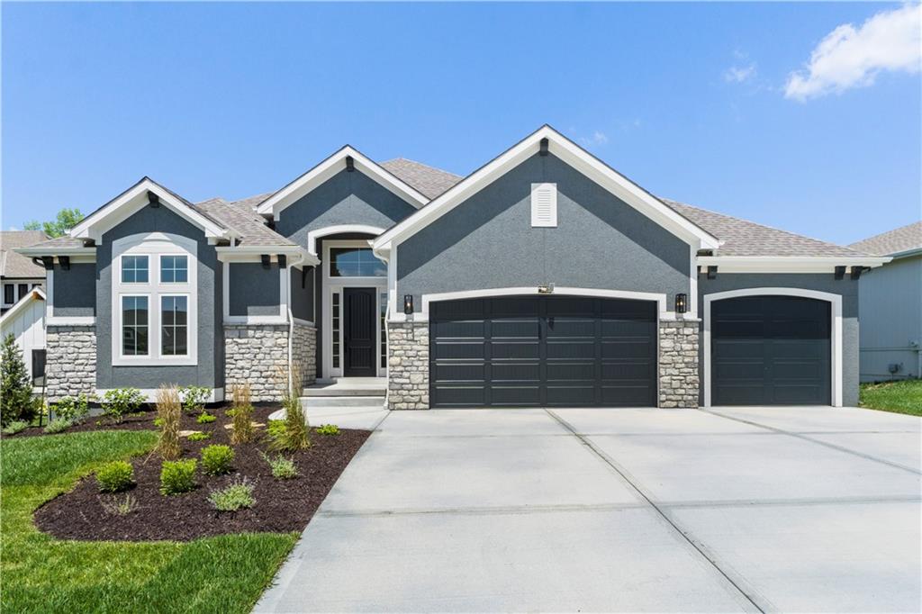 Photo of 10332 N Potter Avenue Kansas City MO 64157