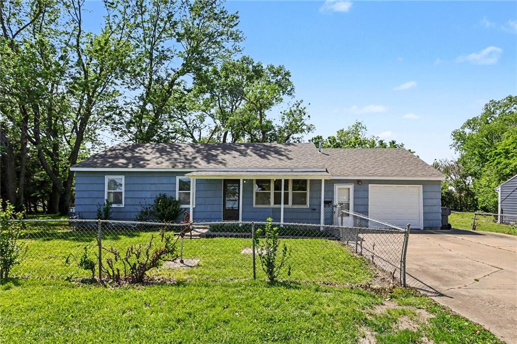 Photo of 1037 S Brockway Street Olathe KS 66061
