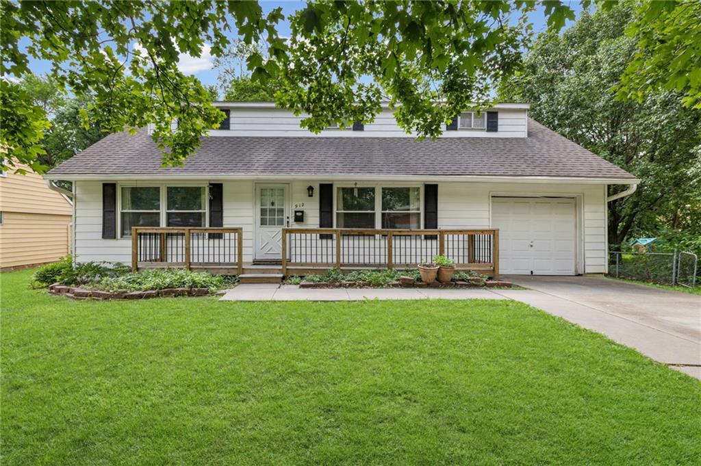 Photo of 912 Ridge Drive Belton MO 64012