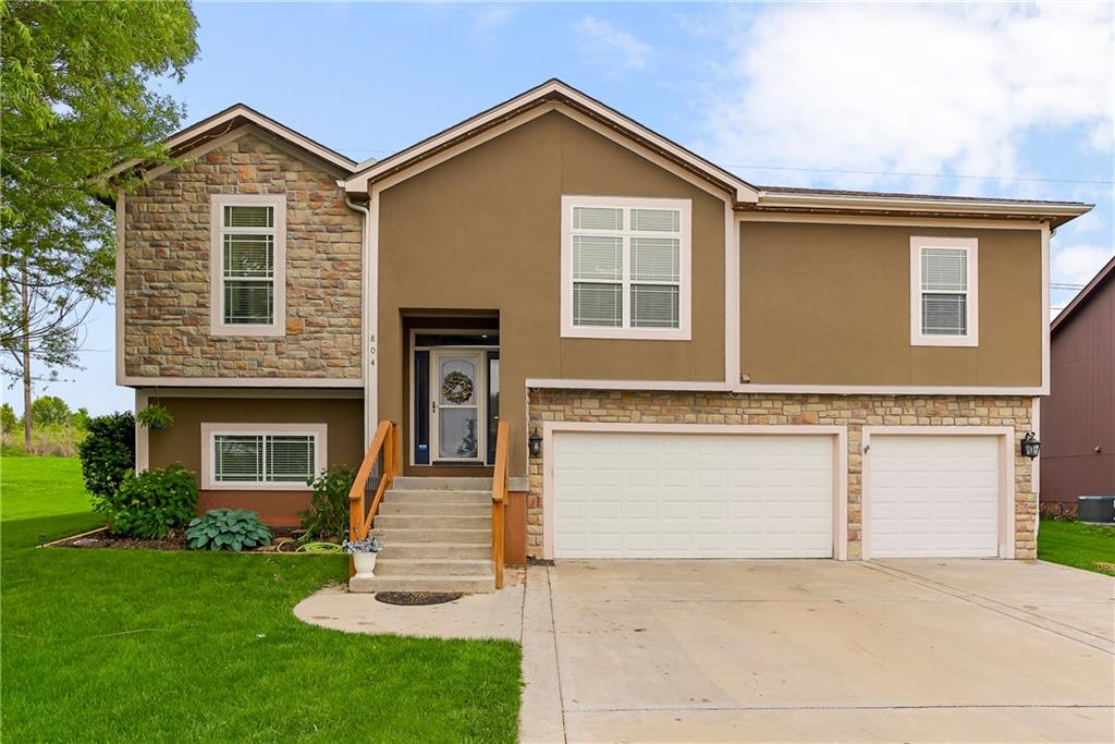 Photo of 804 N 168th Street Basehor KS 66007