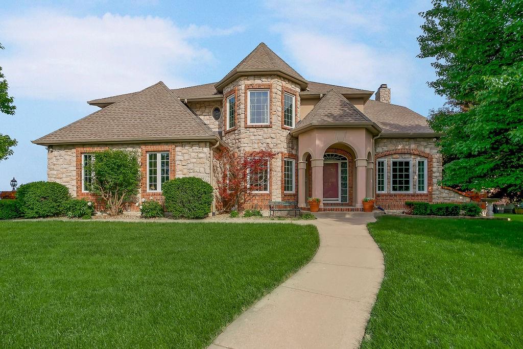 Photo of 6905 N Charleston Drive Kansas City MO 64119