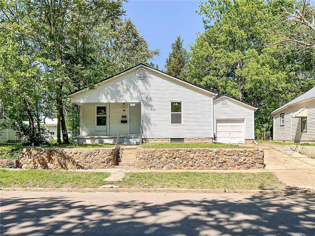 Photo of 1720 S Stewart Avenue Sedalia MO 65301