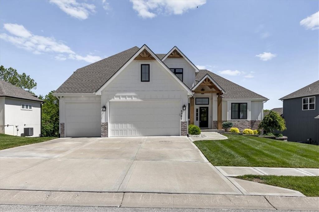 Photo of 5587 Thousand Oaks Drive Parkville MO 64152
