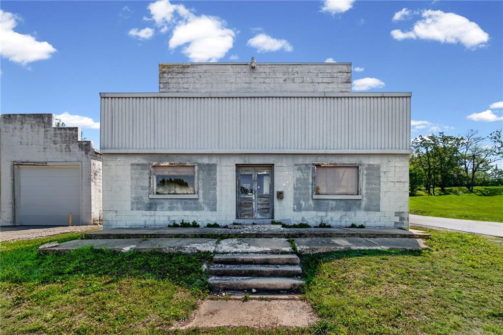 Photo of 302 N Mason Street Carrollton MO 64633