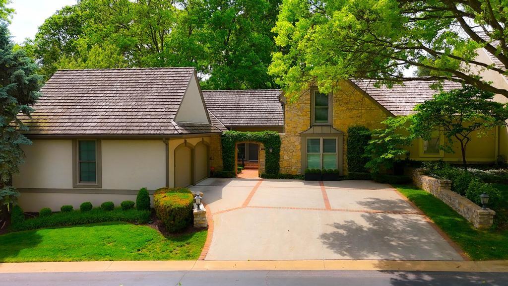 Photo of 7904 Bristol Court Prairie Village KS 66208