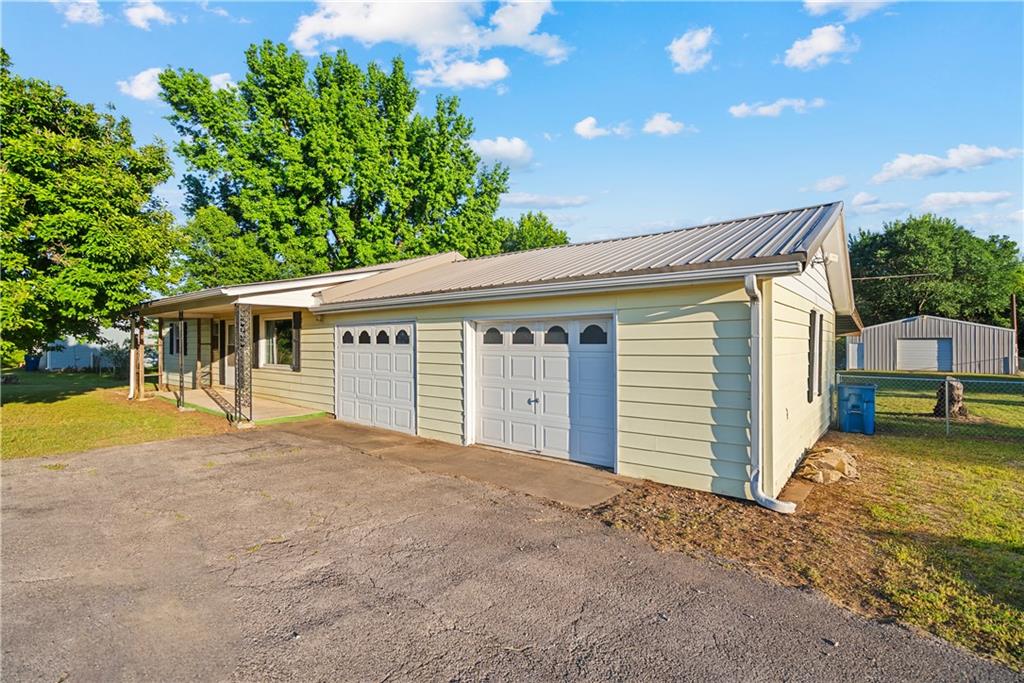 Photo of 4392 Cr 2400 Road Coffeyville KS 67337