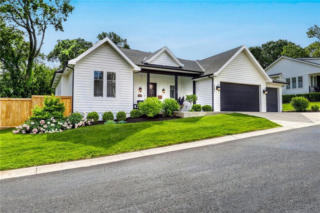Photo of 7501 Chadwick Court Prairie Village KS 66208