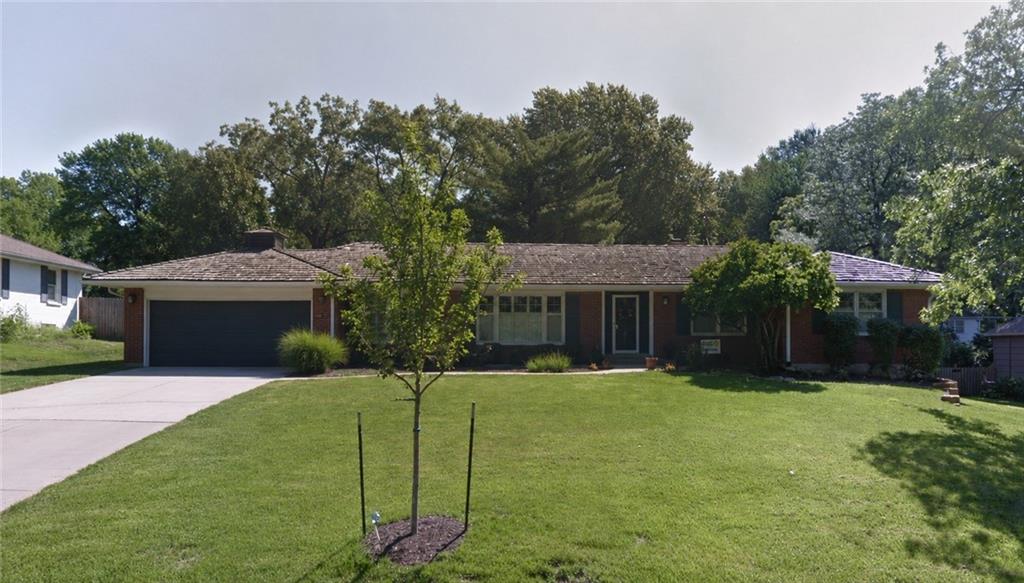 Photo of 9821 Pembroke Lane Leawood KS 66206
