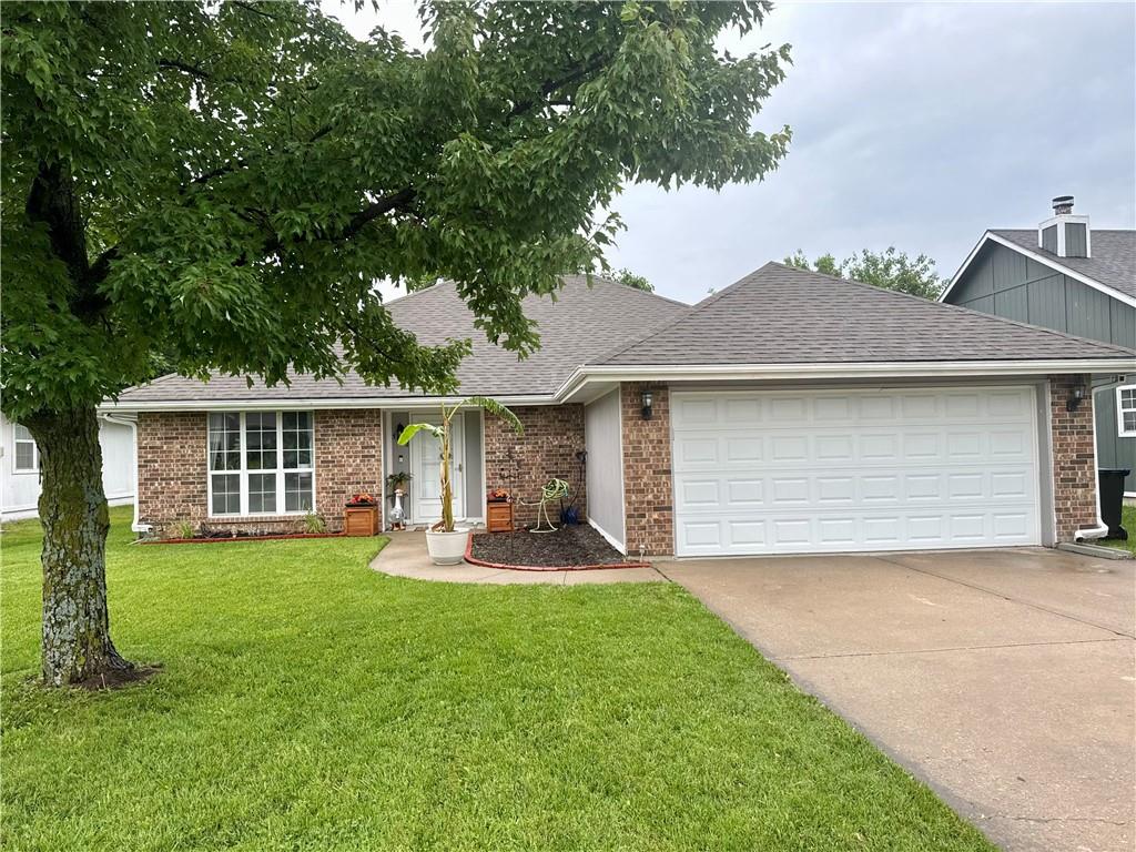 Photo of 1013 Bedford Drive Warrensburg MO 64093