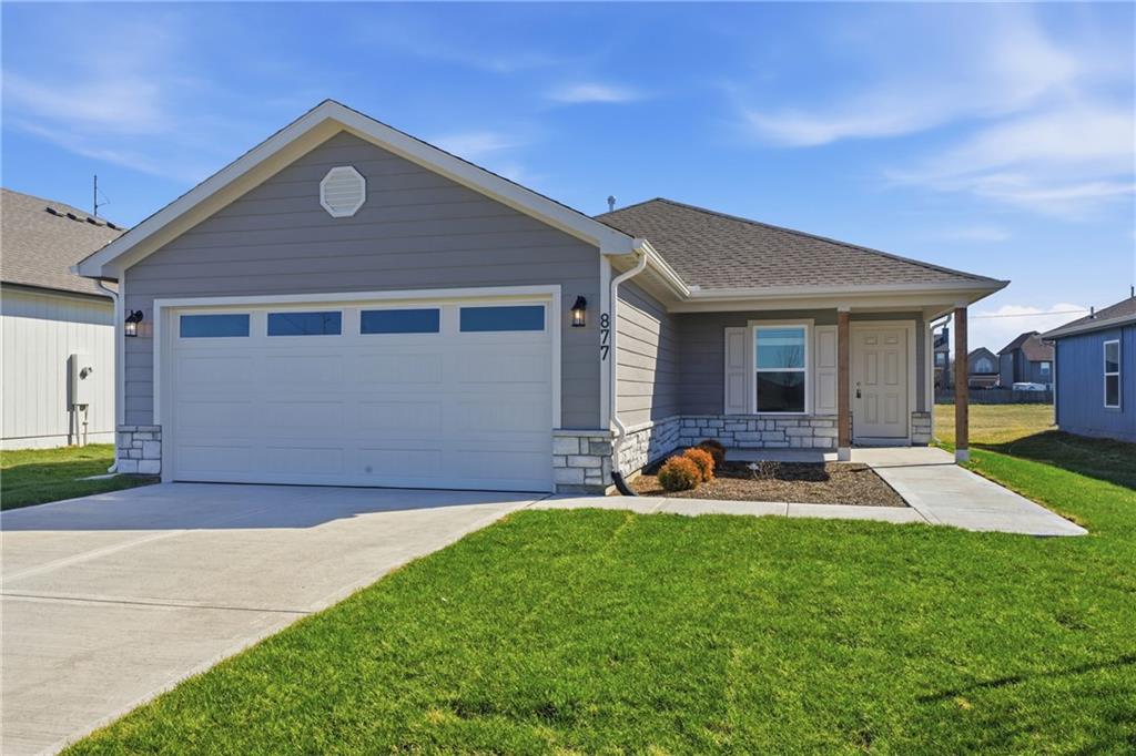 Photo of 613 W Bluebird Street Gardner KS 66030