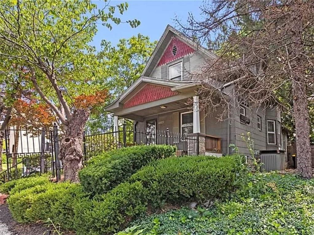 Photo of 4401 Madison Avenue Kansas City MO 64111