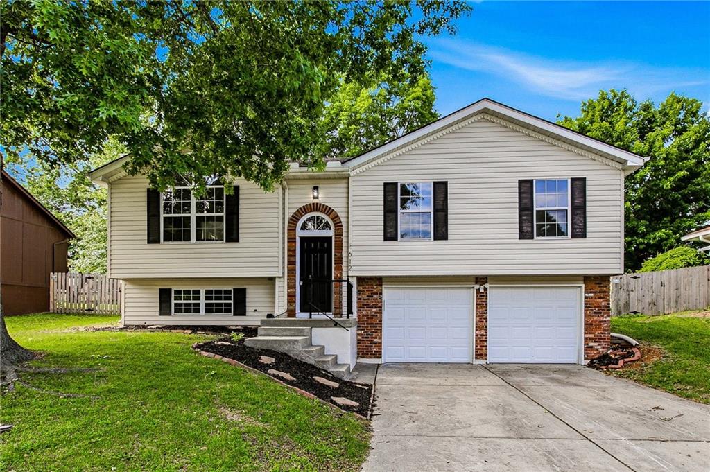 Photo of 612 SE Bugle Court Blue Springs MO 64014