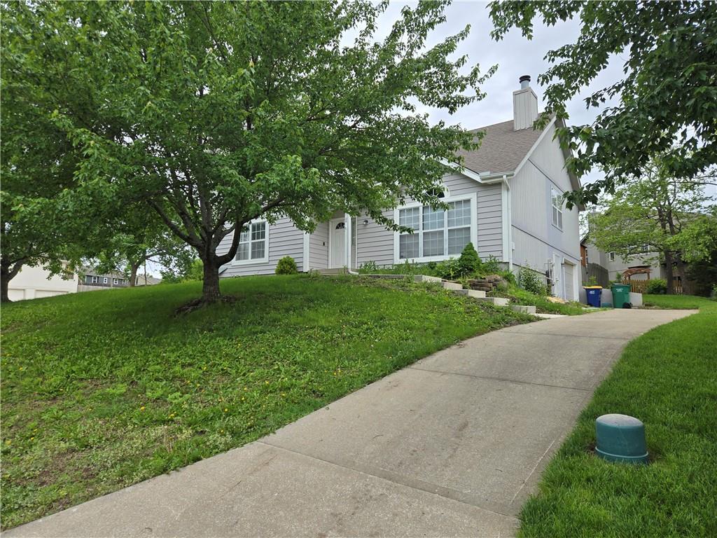 Photo of 2128 SW British Drive Lee's Summit MO 64081