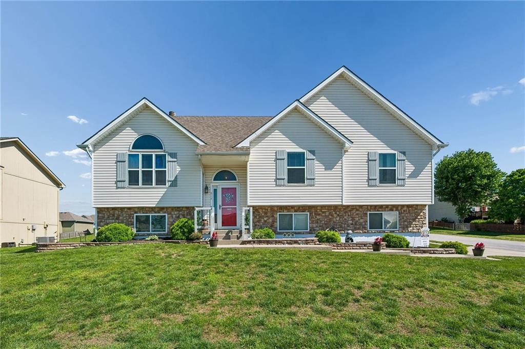 Photo of 814 W 7th Avenue Kearney MO 64060