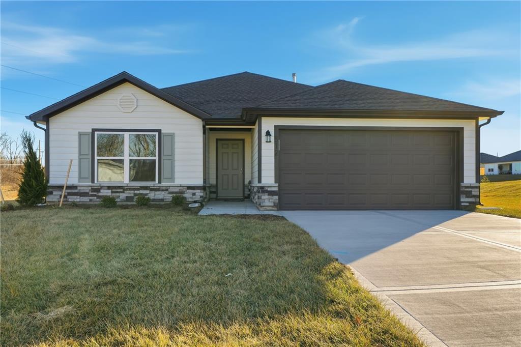 Photo of 637 W Bluebird Street Gardner KS 66030