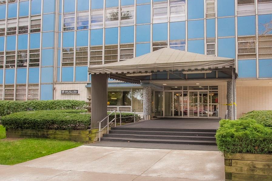 Photo of 333 W Meyer Boulevard #208 Kansas City MO 64113