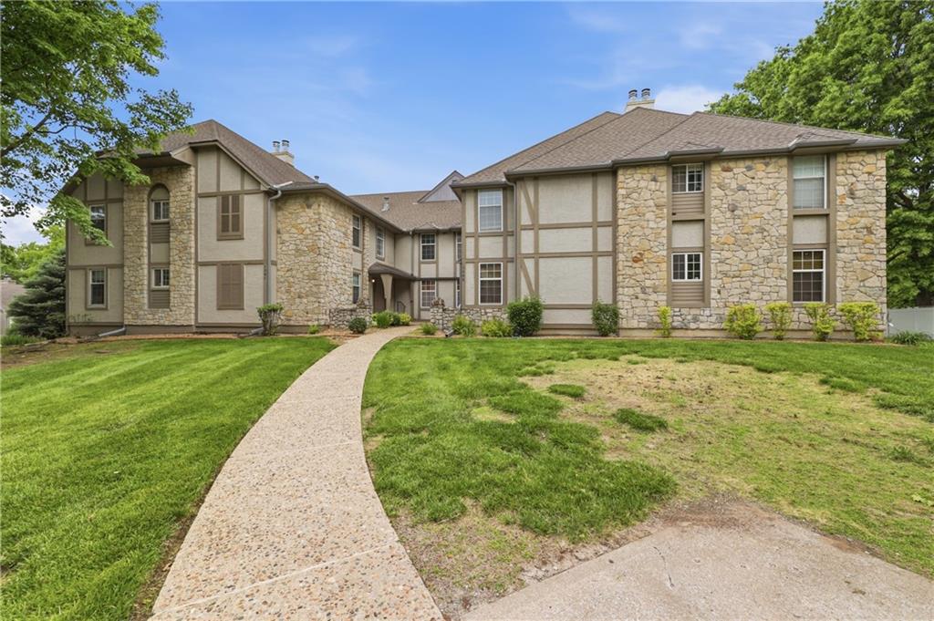 Photo of 1305 NW Village Drive #C Blue Springs MO 64015