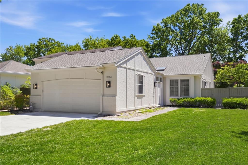 Photo of 12871 Cambridge Terrace Leawood KS 66209