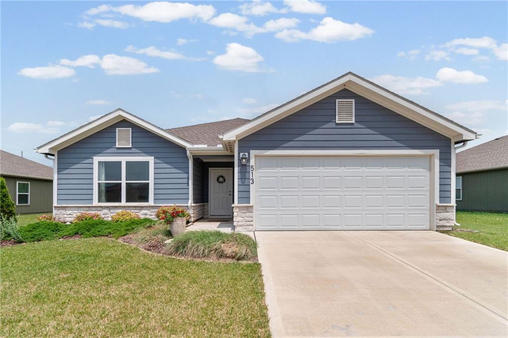 Photo of 513 SE Carson Drive Blue Springs MO 64014