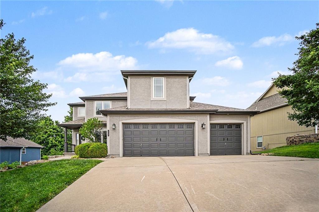 Photo of 808 Creekmoor Pond Lane Raymore MO 64083