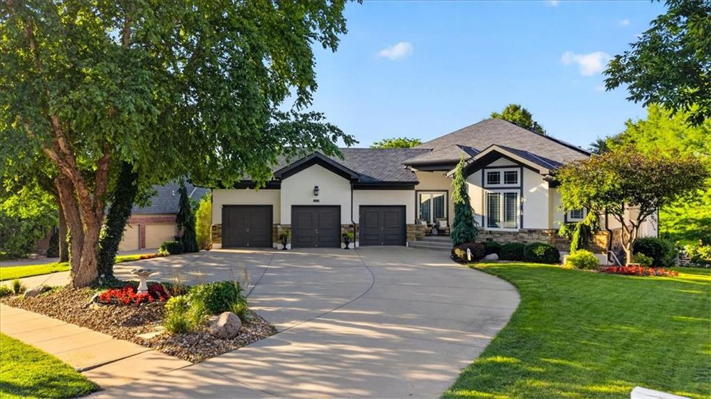 Photo of 2313 NE Lake Breeze Lane Lee's Summit MO 64086