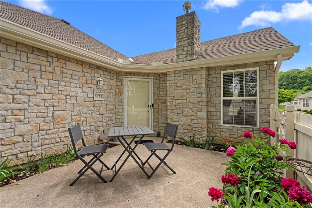Photo of 6024 NE KENSINGTON Court Lee's Summit MO 64064