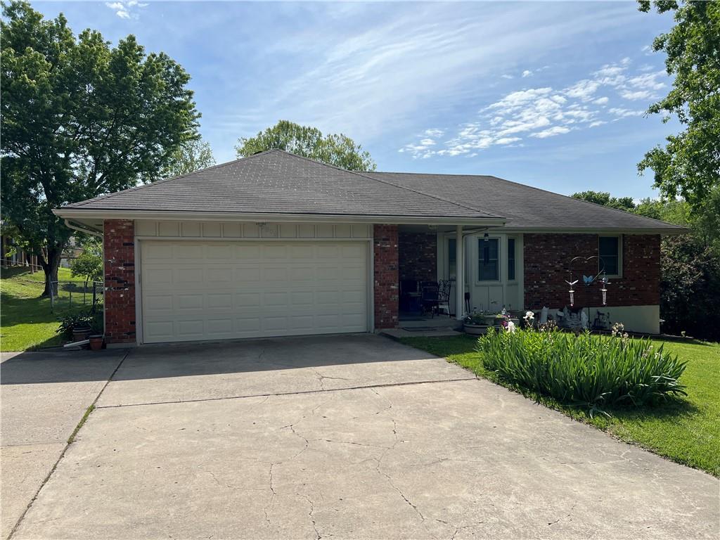 Photo of 5909 N Broadway Street Gladstone MO 64118